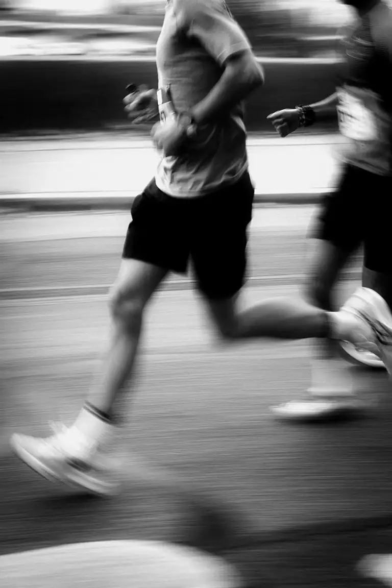 Coureurs en mouvement lors d'une sortie rapide